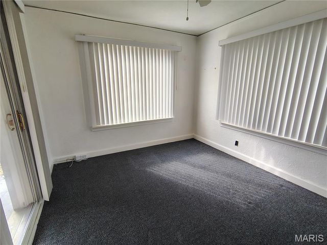 6906 Leedale Drive, Velda Village, MO 63121