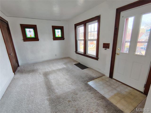 6906 Leedale Drive, Velda Village, MO 63121