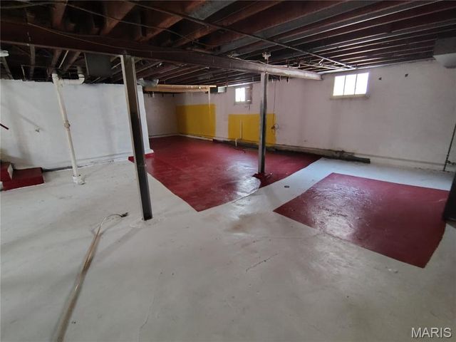 6906 Leedale Drive, Velda Village, MO 63121