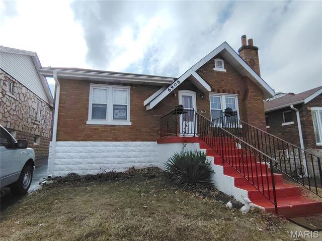 6906 Leedale Drive, Velda Village, MO 63121