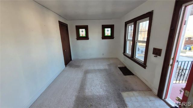 6906 Leedale Drive, Velda Village, MO 63121