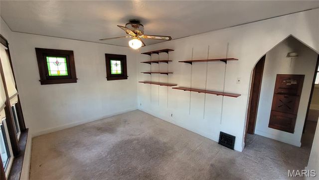 6906 Leedale Drive, Velda Village, MO 63121