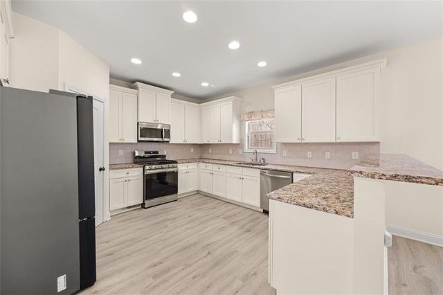 1300 Primrose Park Road, Sugar Hill, GA 30518