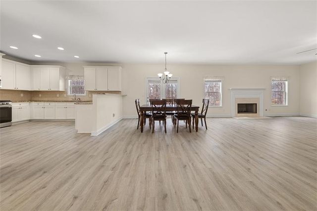 1300 Primrose Park Road, Sugar Hill, GA 30518