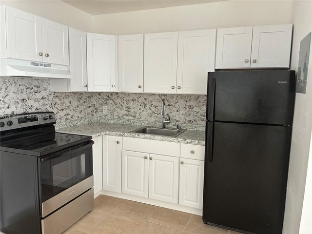 7929 Abbott Avenue NE NE, Miami Beach, FL 33141