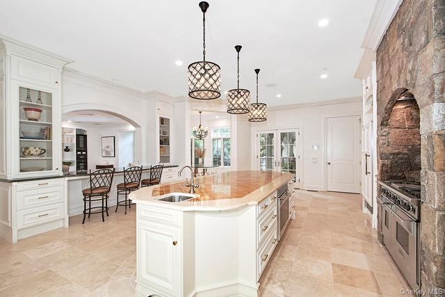 301 Whippoorwill Road, Chappaqua, NY 10514