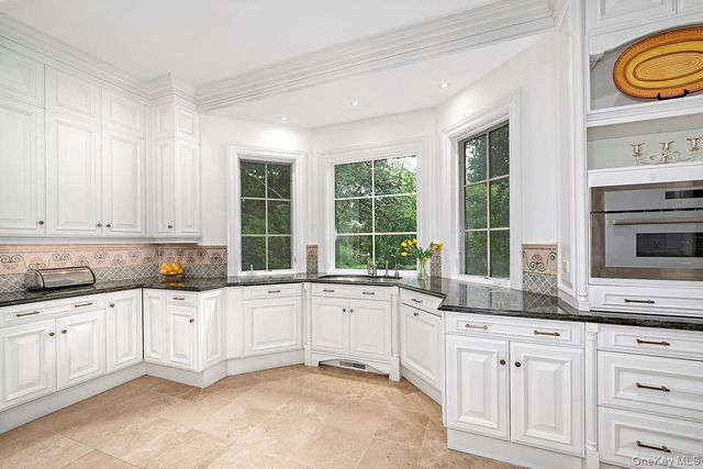 301 Whippoorwill Road, Chappaqua, NY 10514