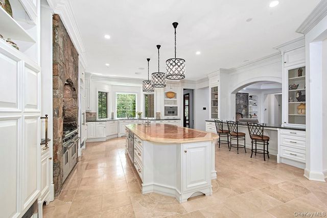301 Whippoorwill Road, Chappaqua, NY 10514