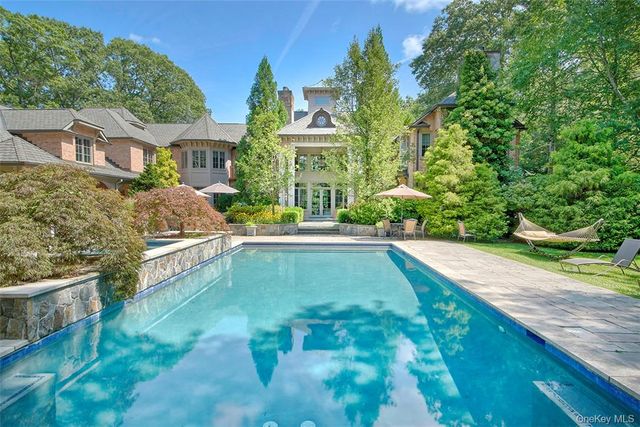 301 Whippoorwill Road, Chappaqua, NY 10514