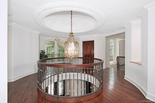 301 Whippoorwill Road, Chappaqua, NY 10514