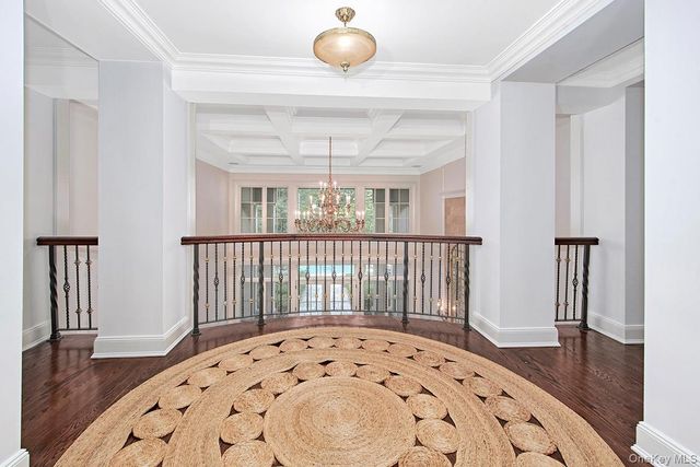 301 Whippoorwill Road, Chappaqua, NY 10514