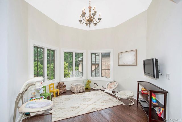 301 Whippoorwill Road, Chappaqua, NY 10514
