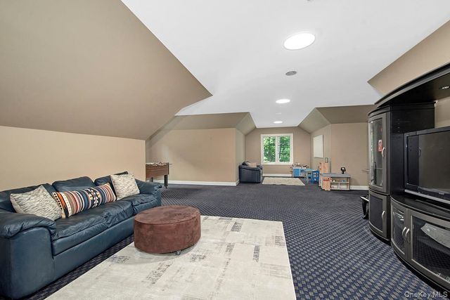 301 Whippoorwill Road, Chappaqua, NY 10514