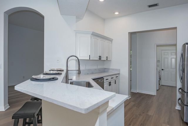 527 BRIDLE PATH WAY, Tarpon Springs, FL 34688