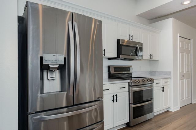 527 BRIDLE PATH WAY, Tarpon Springs, FL 34688