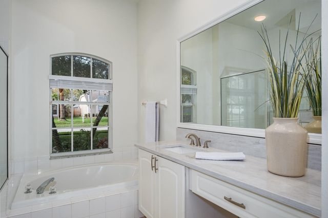 527 BRIDLE PATH WAY, Tarpon Springs, FL 34688