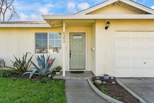 6353 La Cienega Dr, North Highlands, CA 95660