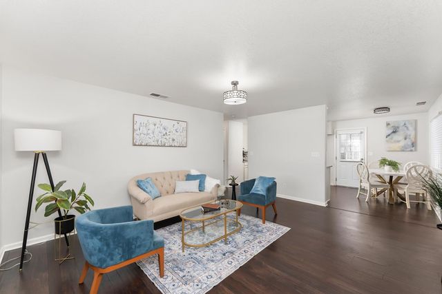 6353 La Cienega Dr, North Highlands, CA 95660