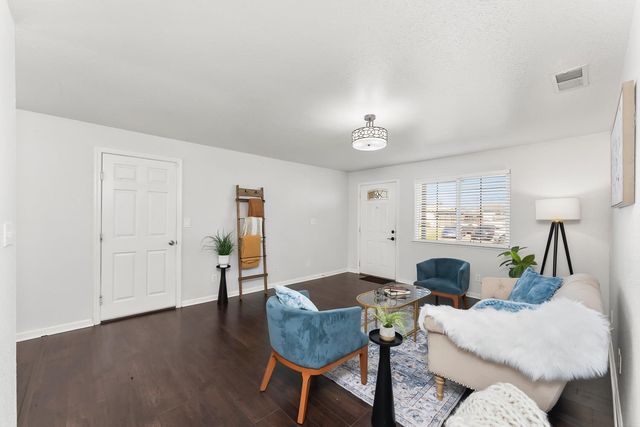 6353 La Cienega Dr, North Highlands, CA 95660