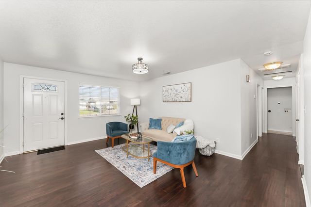 6353 La Cienega Dr, North Highlands, CA 95660