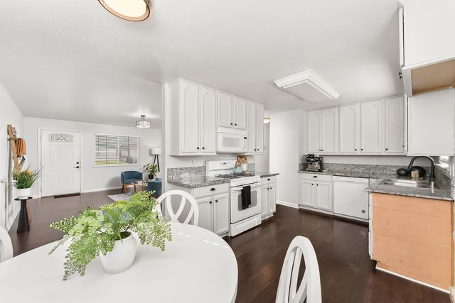 6353 La Cienega Dr, North Highlands, CA 95660