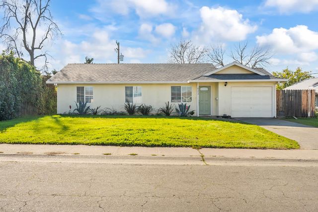 6353 La Cienega Dr, North Highlands, CA 95660