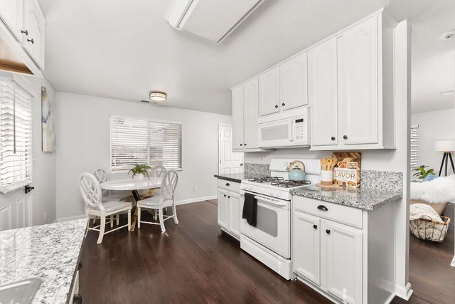 6353 La Cienega Dr, North Highlands, CA 95660