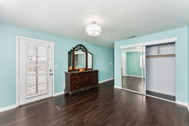 6353 La Cienega Dr, North Highlands, CA 95660