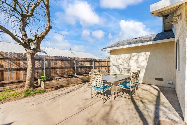 6353 La Cienega Dr, North Highlands, CA 95660