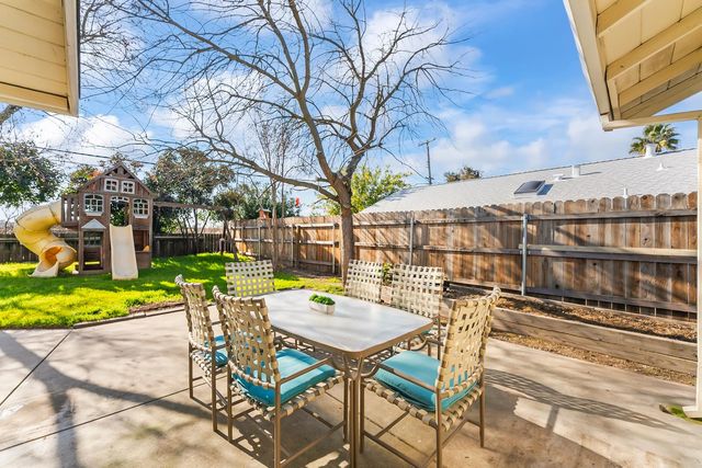 6353 La Cienega Dr, North Highlands, CA 95660