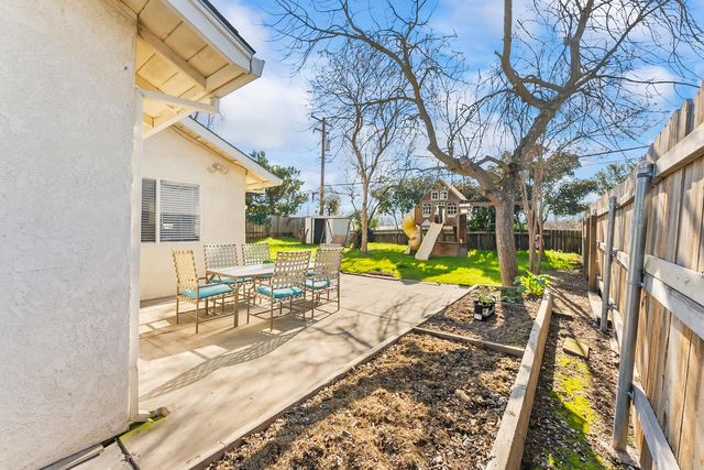 6353 La Cienega Dr, North Highlands, CA 95660