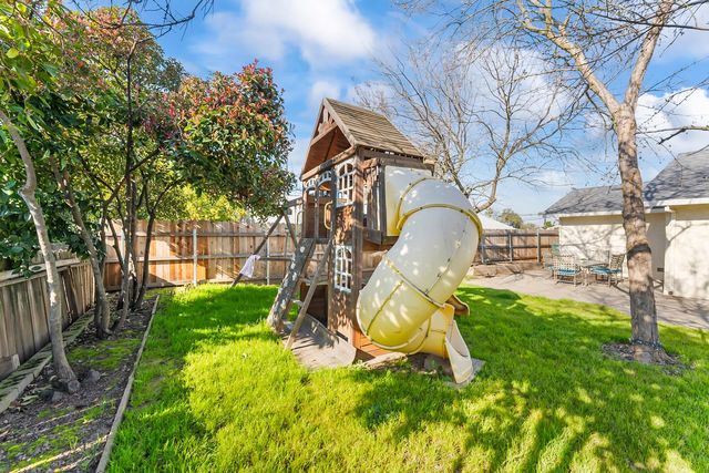 6353 La Cienega Dr, North Highlands, CA 95660