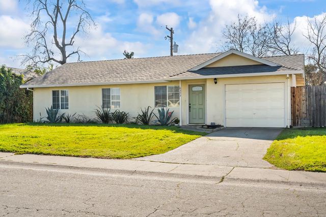 6353 La Cienega Dr, North Highlands, CA 95660