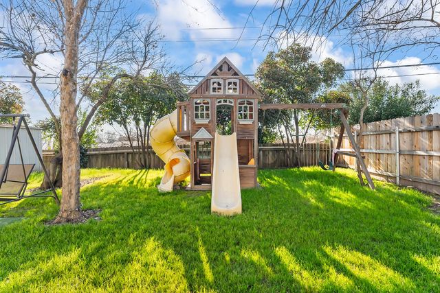 6353 La Cienega Dr, North Highlands, CA 95660