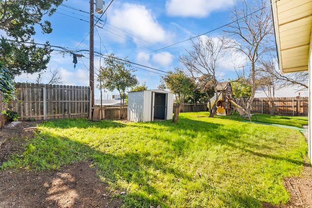 6353 La Cienega Dr, North Highlands, CA 95660