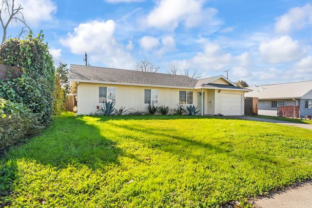 6353 La Cienega Dr, North Highlands, CA 95660