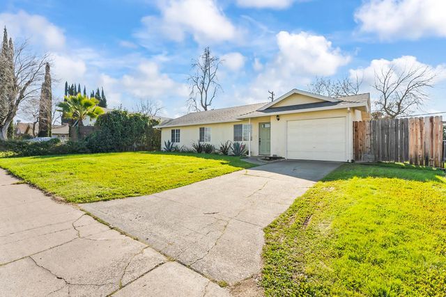 6353 La Cienega Dr, North Highlands, CA 95660
