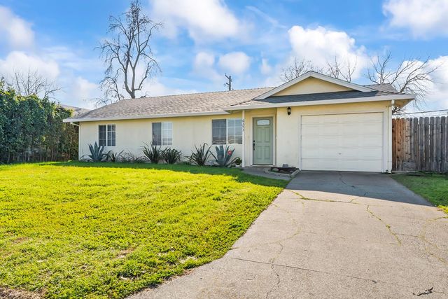 6353 La Cienega Dr, North Highlands, CA 95660