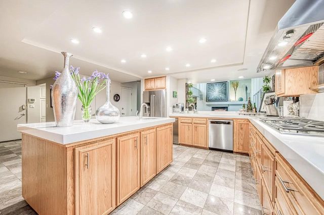 2352 W Loma Linda Avenue, Fresno, CA 93711