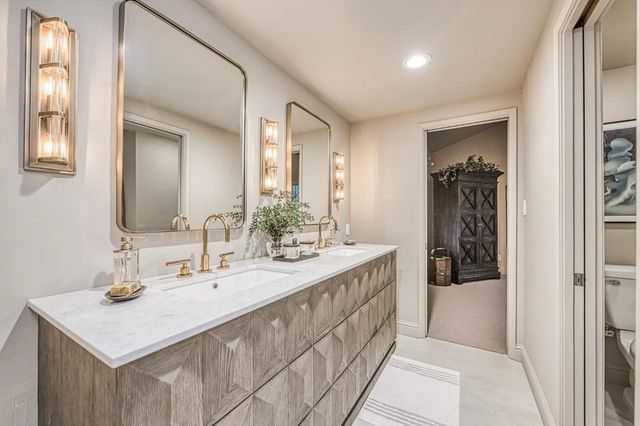 2352 W Loma Linda Avenue, Fresno, CA 93711