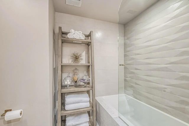 2352 W Loma Linda Avenue, Fresno, CA 93711