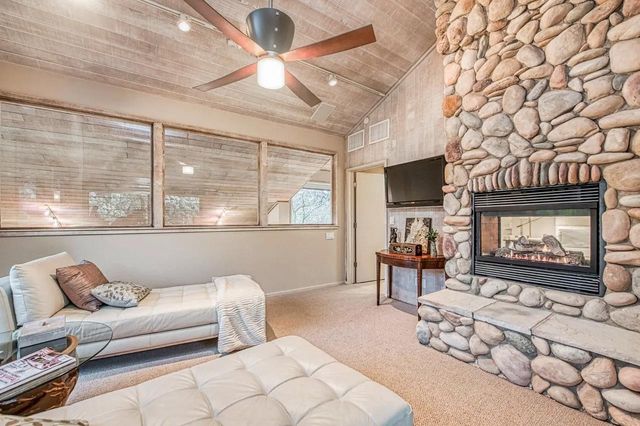 2352 W Loma Linda Avenue, Fresno, CA 93711