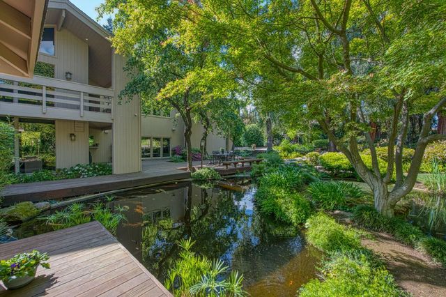 2352 W Loma Linda Avenue, Fresno, CA 93711