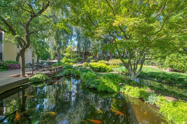 2352 W Loma Linda Avenue, Fresno, CA 93711