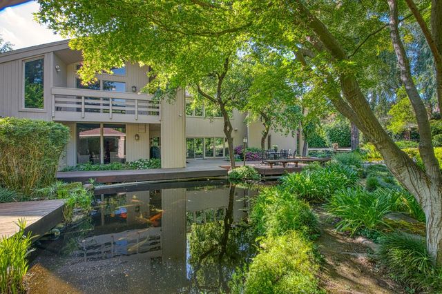 2352 W Loma Linda Avenue, Fresno, CA 93711