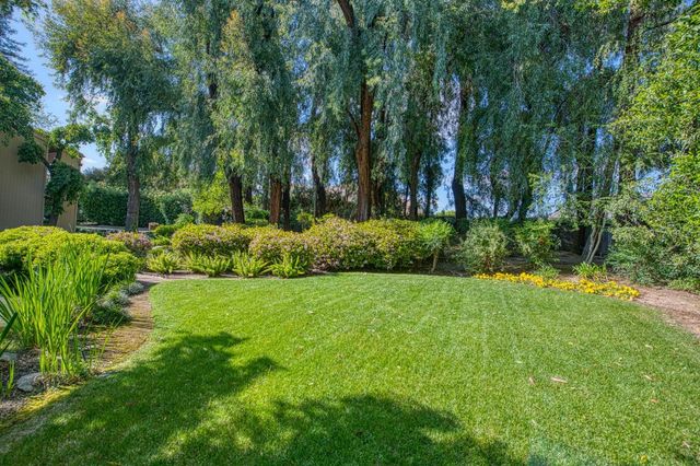 2352 W Loma Linda Avenue, Fresno, CA 93711