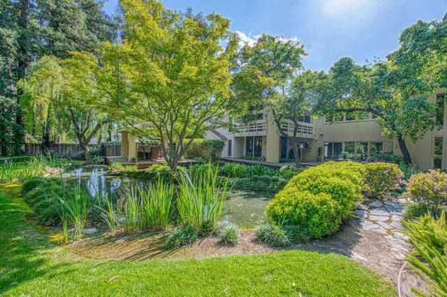 2352 W Loma Linda Avenue, Fresno, CA 93711