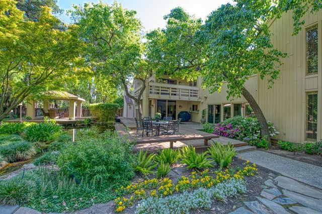 2352 W Loma Linda Avenue, Fresno, CA 93711