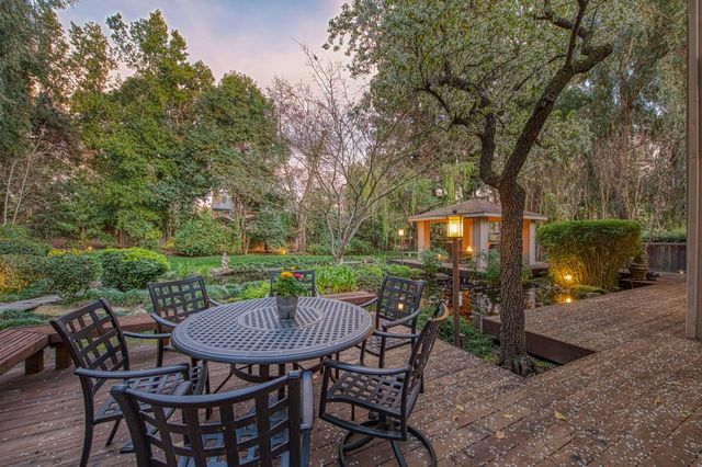 2352 W Loma Linda Avenue, Fresno, CA 93711