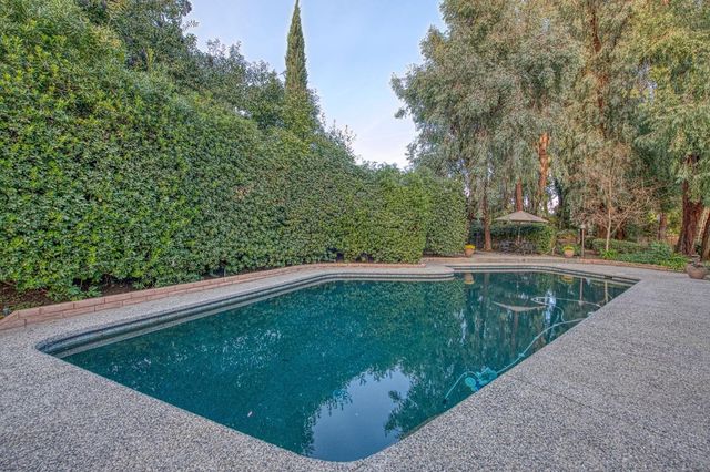 2352 W Loma Linda Avenue, Fresno, CA 93711